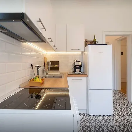 Authentic 2bdr In Center Sofia