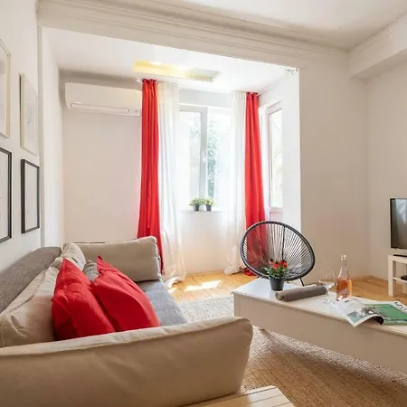 Apartment Authentic 2bdr In Center