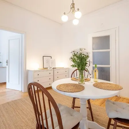 Authentic 2bdr In Center Apartment Sofia