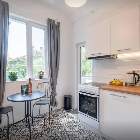 Apartment Authentic 2bdr In Center