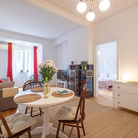 Apartment Authentic 2bdr In Center *
