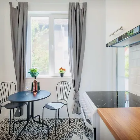 Apartamento Authentic 2bdr In Center *