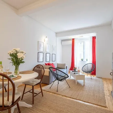 Authentic 2bdr In Center Apartamento