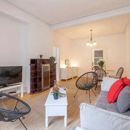 Authentic 2bdr In Center