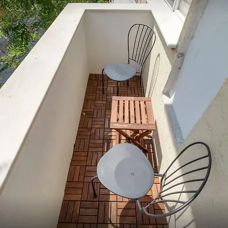 Authentic 2bdr In Center Apartamento
