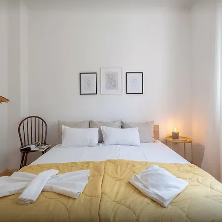 Authentic 2bdr In Center * Sofía